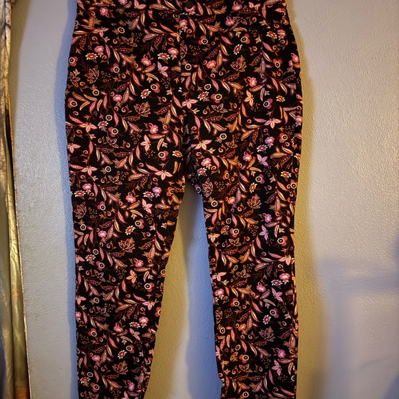 Terra & Sky Pants - Terra & Sky Black and Pink Paisley Pants